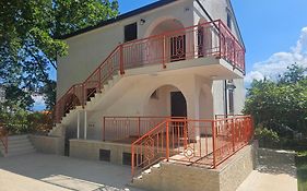 Villa Kucan